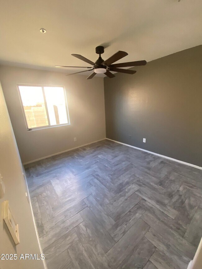 Primary Photo - 9484 E Hillery Way