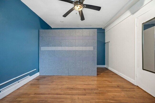 Building Photo - 56 Elm St