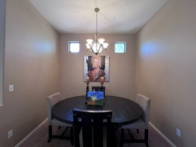 Building Photo - 2BR Vacation Home in Gated Community Bullhead Parkway with Utilities Avail 10/1