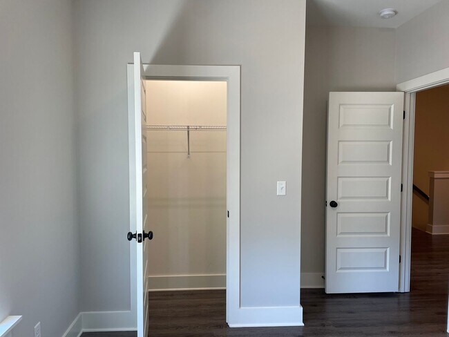 Building Photo - 3 Bedroom Home with Garage and Flat Fenced Backyard!