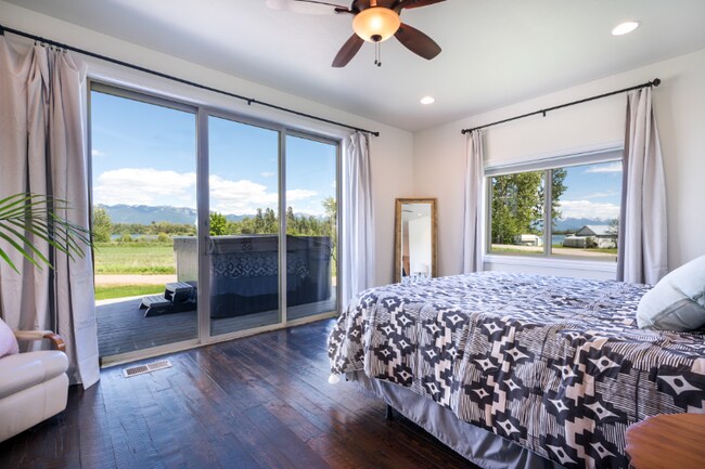 Building Photo - 1815 Lower Valley Rd