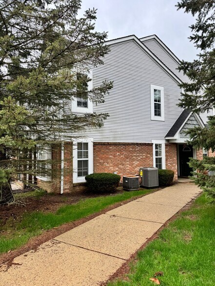 Building Photo - 249 Brookwood Dr