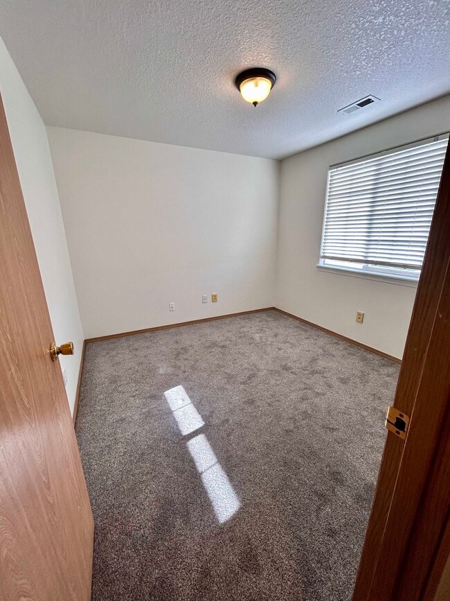 Building Photo - 15814 NE 90th St