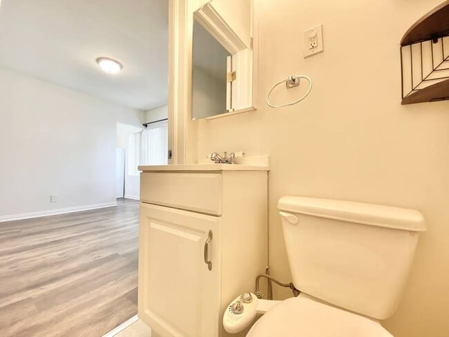 Building Photo - 0.0 bedroom in Los Angeles California 90033