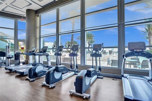 Building Photo - 3101 S Ocean Dr