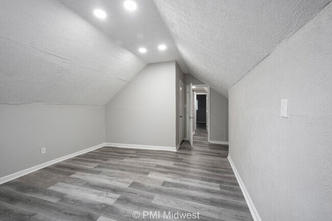 Building Photo - "Spacious 4-Bedroom Home on Orange Street with 2 Full Baths and 2260 Sq. Ft. in Indianapolis!"