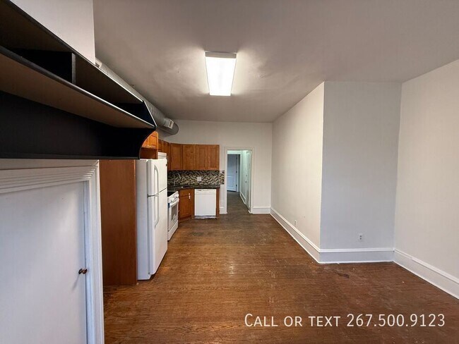 Building Photo - 211 S 45th St