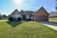 Building Photo - 1816 Oak Lodge Dr