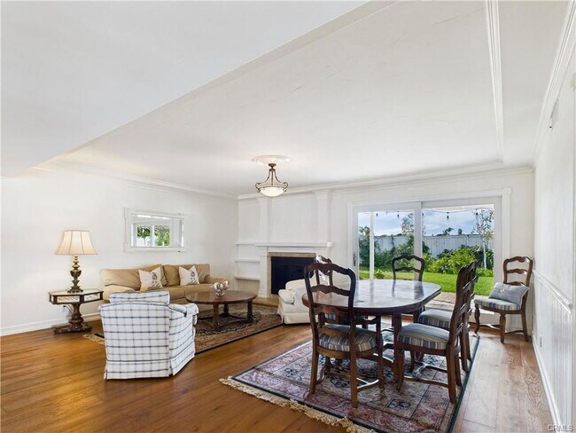 Building Photo - 2857 Ellesmere Ave