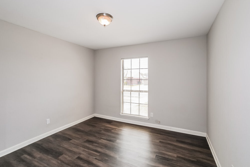 Building Photo - 2109 Kings Rd