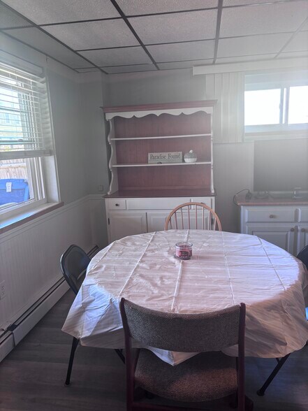 Building Photo - 146 Central Ave