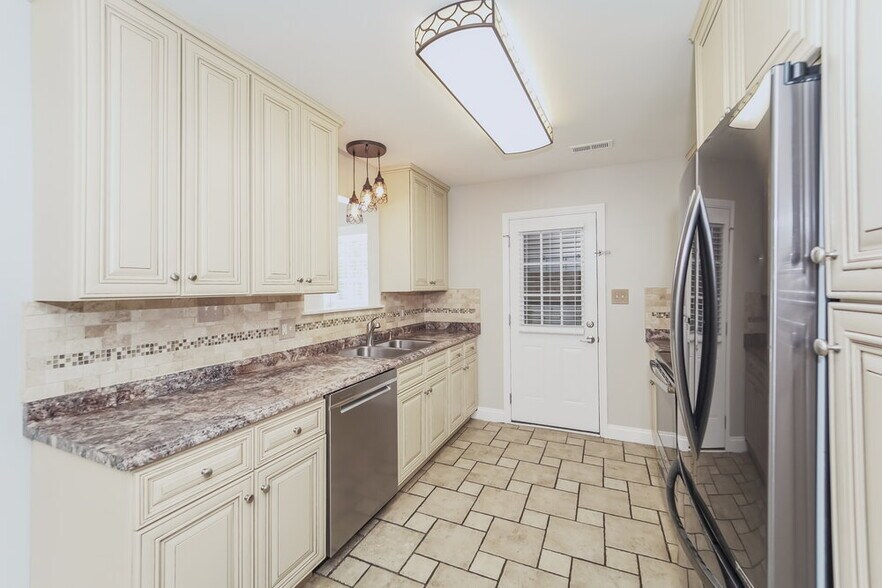 Building Photo - 14506 Buckton Ln