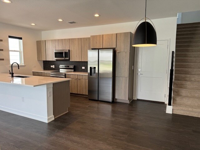 Building Photo - 7601 Cooper Ln