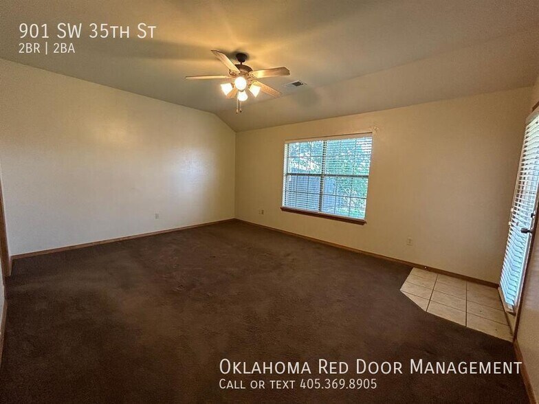 Building Photo - 901 SW 35th St