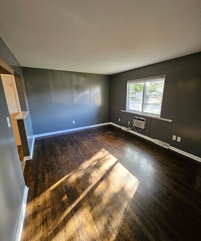 Building Photo - Beautiful Mission Duplex — Hardwood Floors...