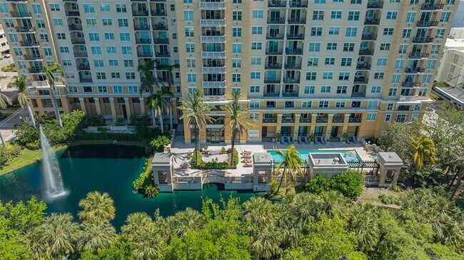 Building Photo - 750 N Tamiami Trl
