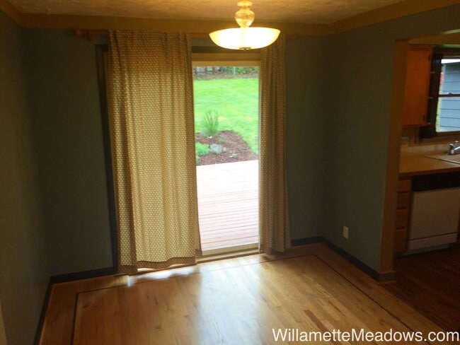 Building Photo - Amazing 4 Bedrooms, 2 Bathrooms, House in ...