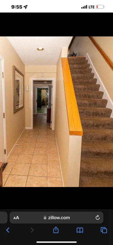 Building Photo - 303 Holly Ln