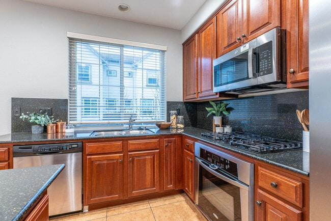 Building Photo - 1070 Tourmaline Ter