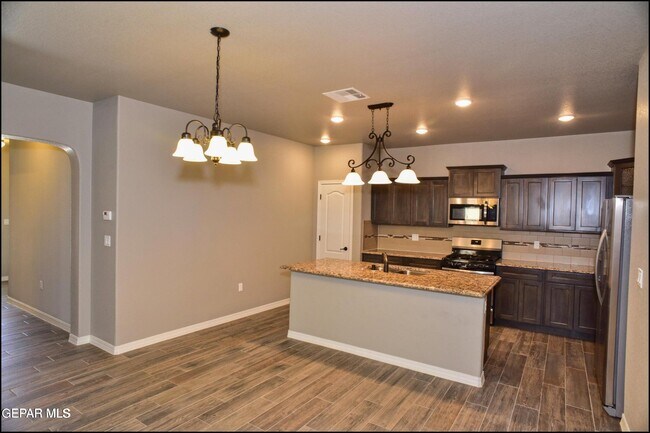 Building Photo - 2120 Thomas Lackland St