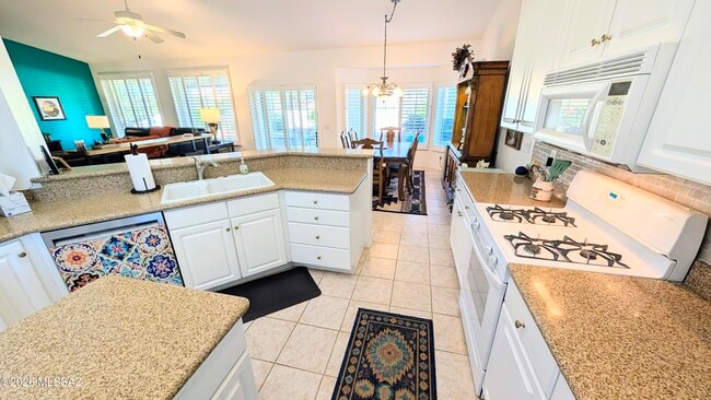 Building Photo - 37284 S Ocotillo Canyon Dr