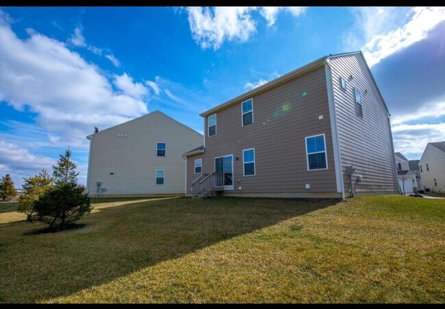 Building Photo - 6143 Brandon Dr