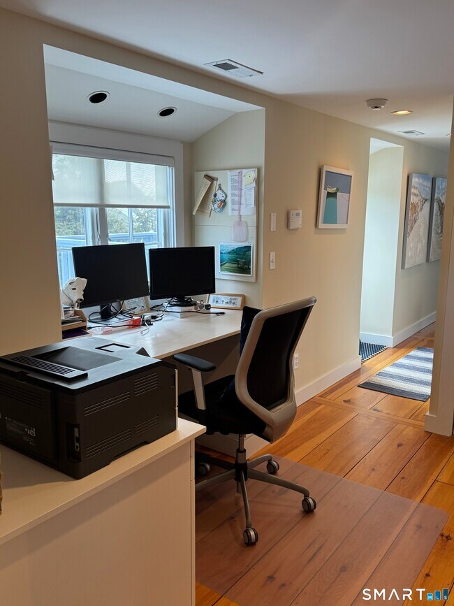 Building Photo - 84 Waterside Ln