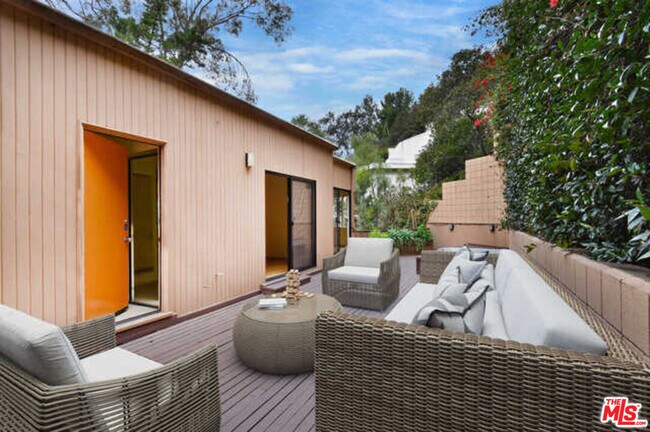 Building Photo - 10045 Reevesbury Dr