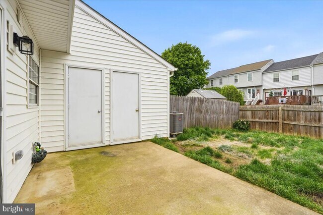 Building Photo - 5735 Sunset View Ln