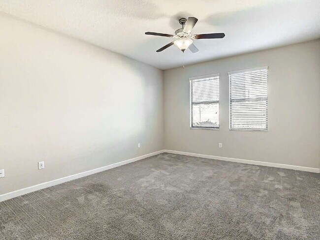 Building Photo - 925 Terra Vista St