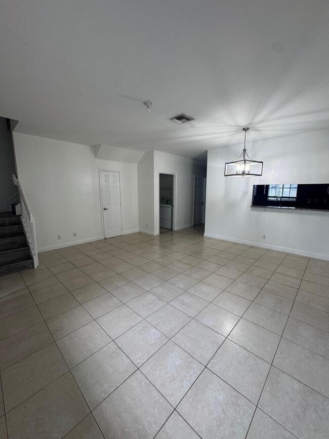Building Photo - 1109 Colonial Palms Way