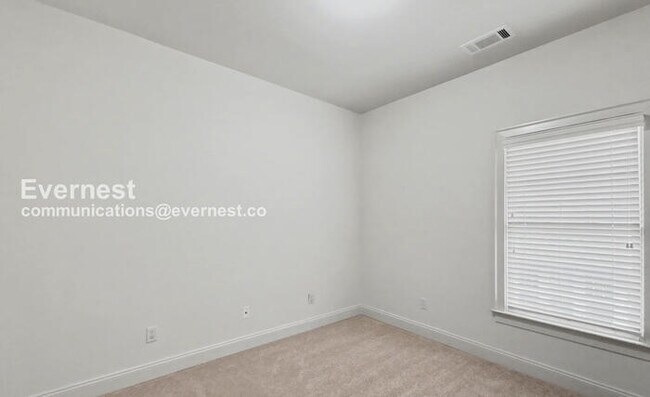 Building Photo - 2067 Ross Park Way