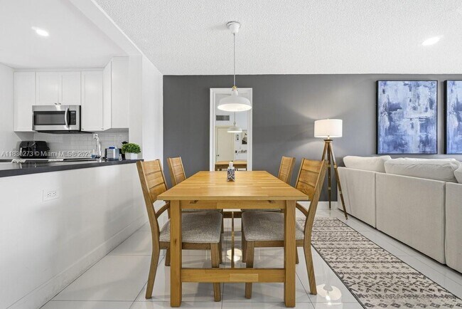 Building Photo - 1501 S Ocean Blvd