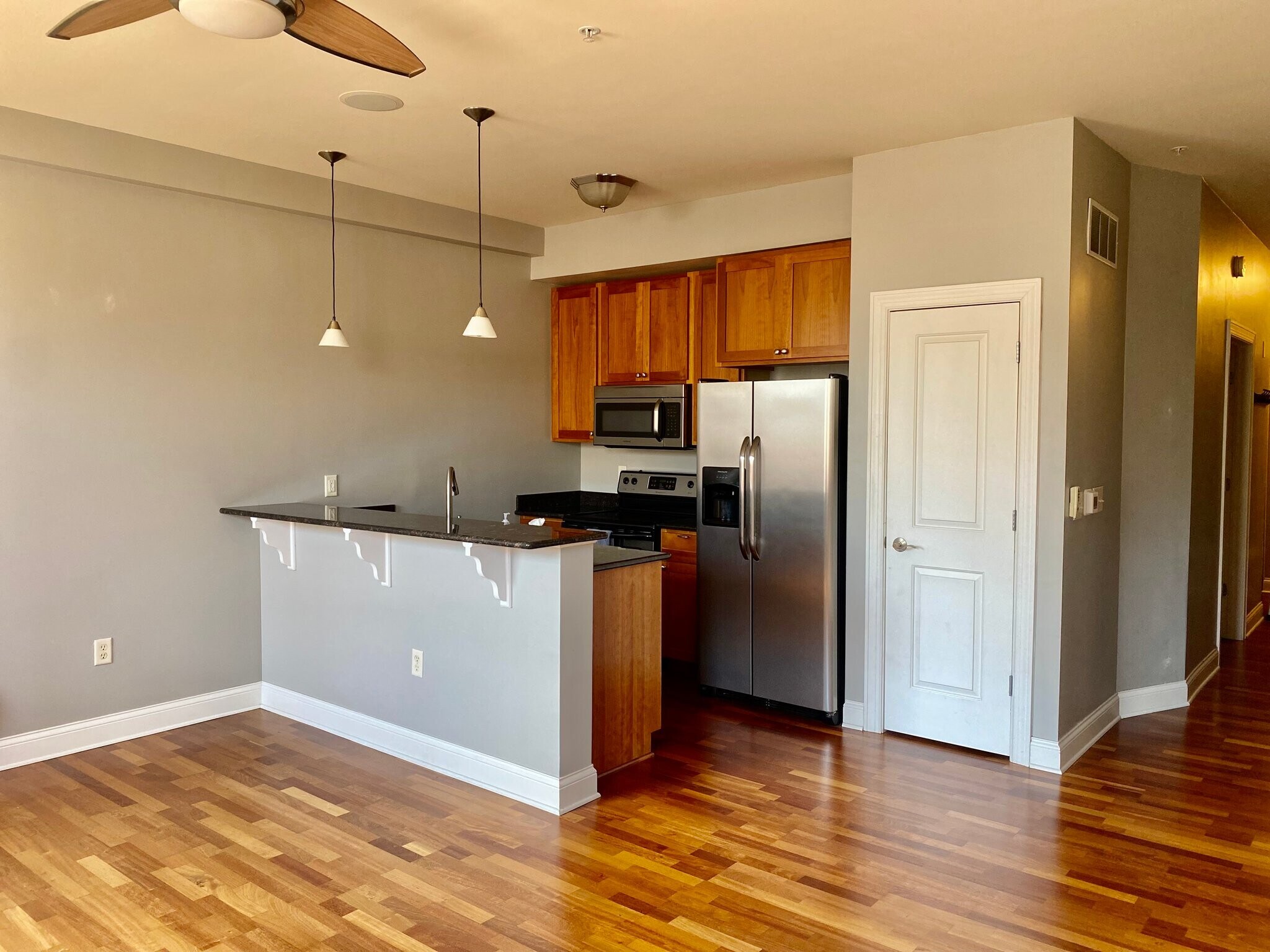 Building Photo - 606 W Wisconsin Ave