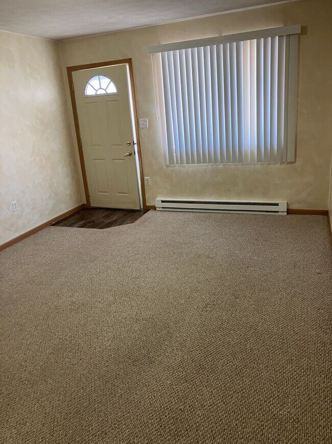 Building Photo - Spacious & Well-Maintained 1-Bedroom Apartment in New Bremen!