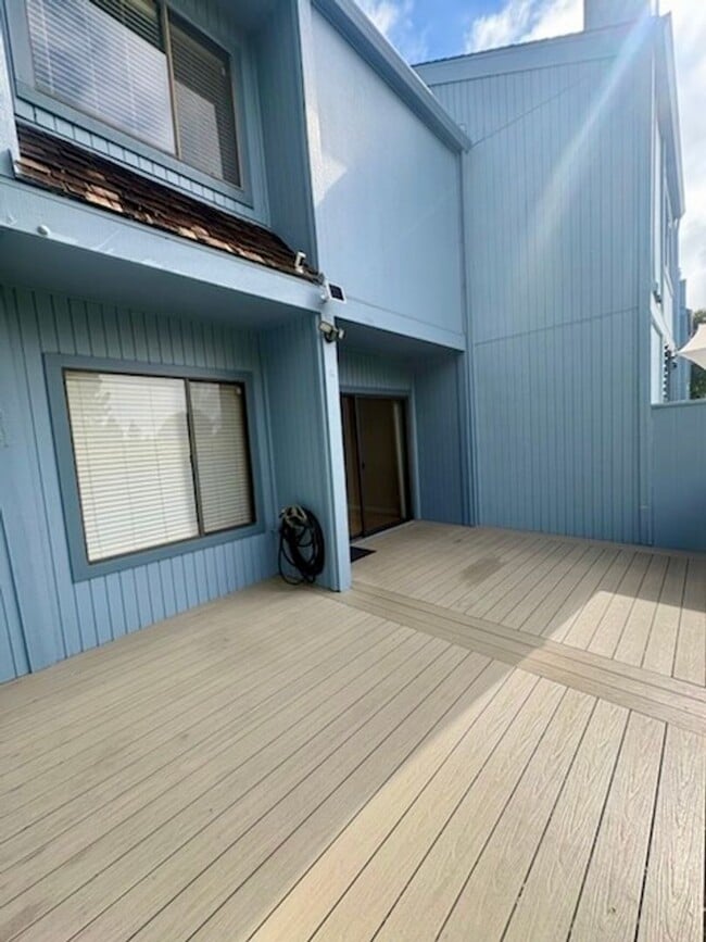 Building Photo - Private location!  SkyWest Townhome for rent