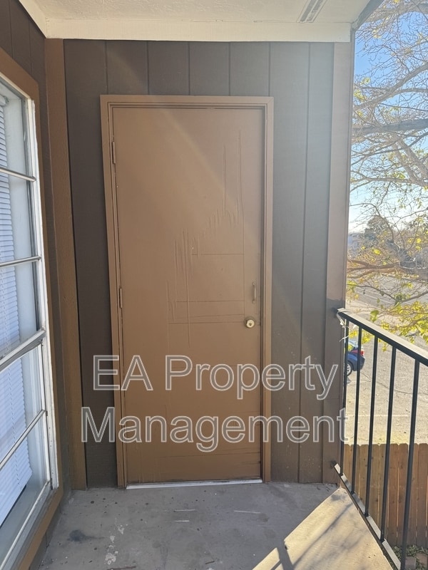 Building Photo - 1212 Chelwood Park Blvd NE