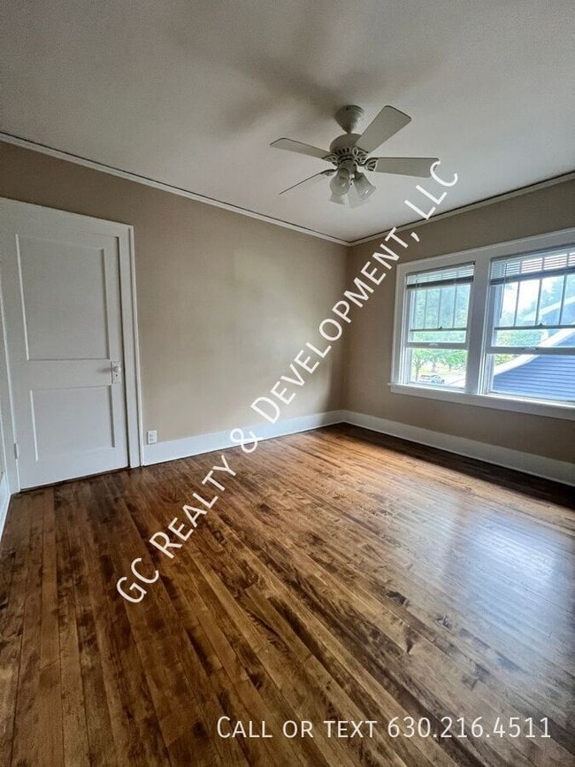Building Photo - 337 S Maple St