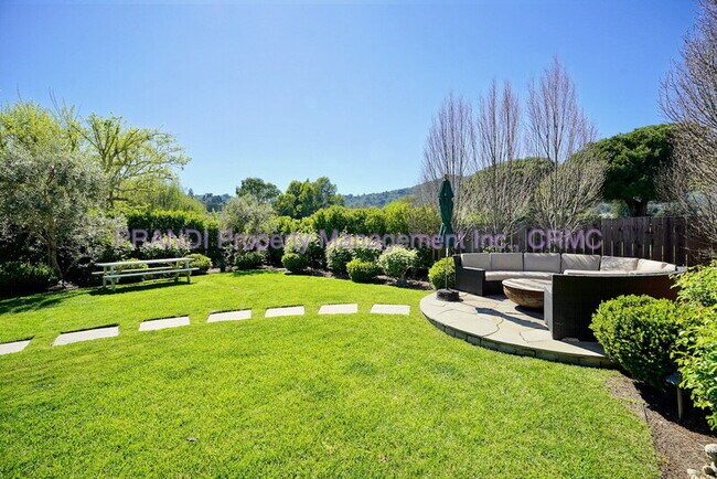 Building Photo - 34 Mohawk Ave