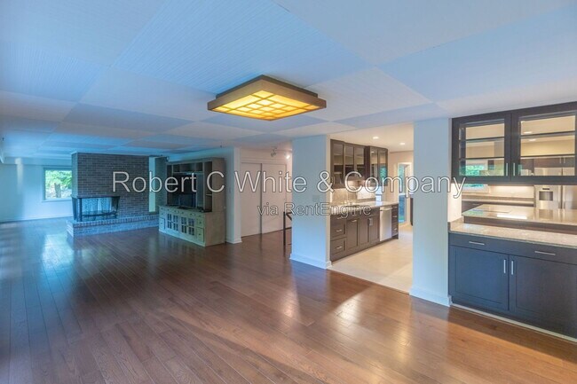 Building Photo - 16 Sunbrook Rd