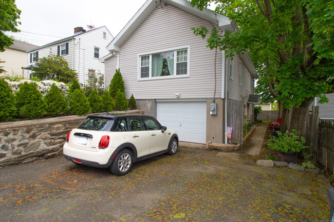 Building Photo - 65 Myano Ln