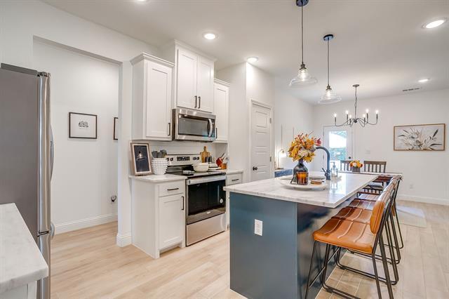 Building Photo - 2217 Forest Hill Ln