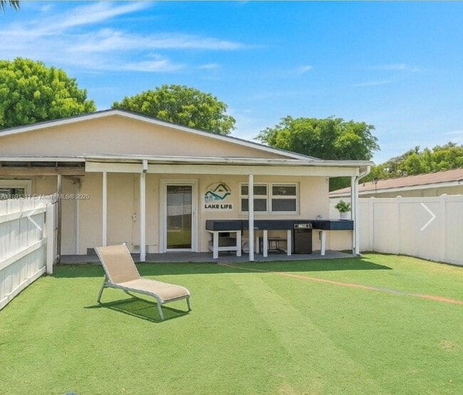 Building Photo - 2423 SW 58th Manor