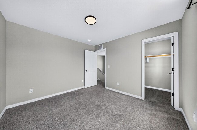 Building Photo - 466 Indian Grass St