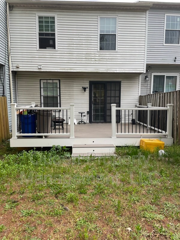 Building Photo - 4112 Silver Park Terrace