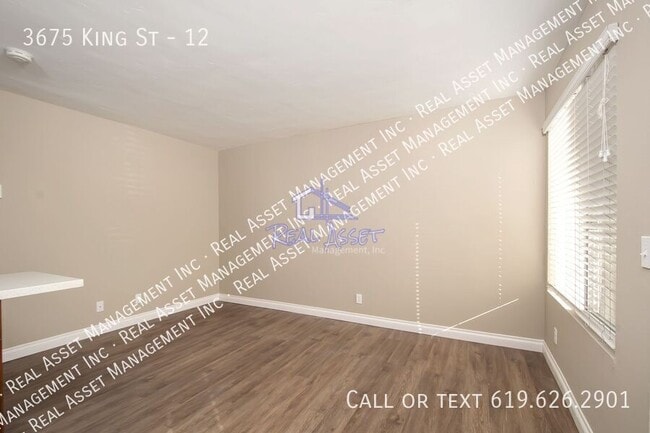 Building Photo - 3675 King St