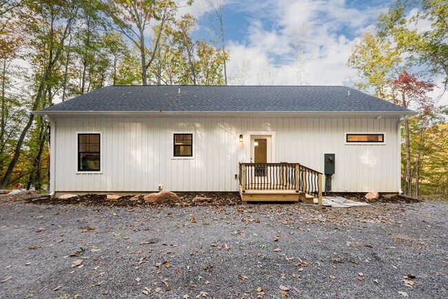 Building Photo - Large New Construction Rental - Old Fort