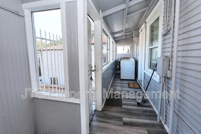 Building Photo - 1119-200 24th St