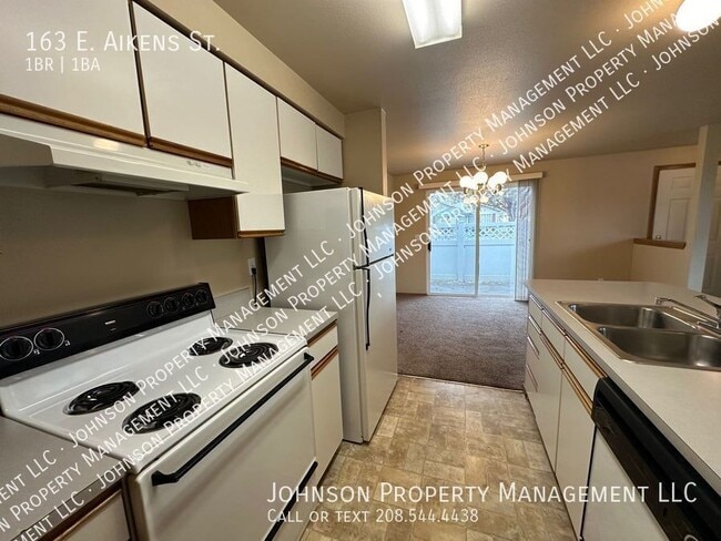 Building Photo - 163 E Aikens St