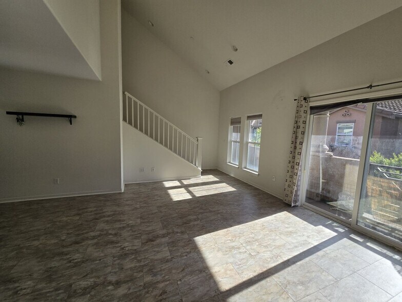 Building Photo - 336 Toscana Way